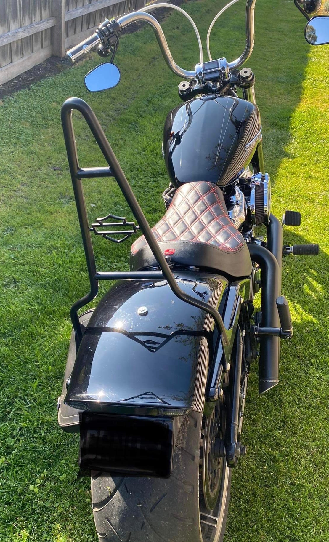 Sissy Bar Fixe Pour Harley Breakout 114 (2018-2020) - Noir - Dossier Confortable Pour Passager - Montage Facile - 4
